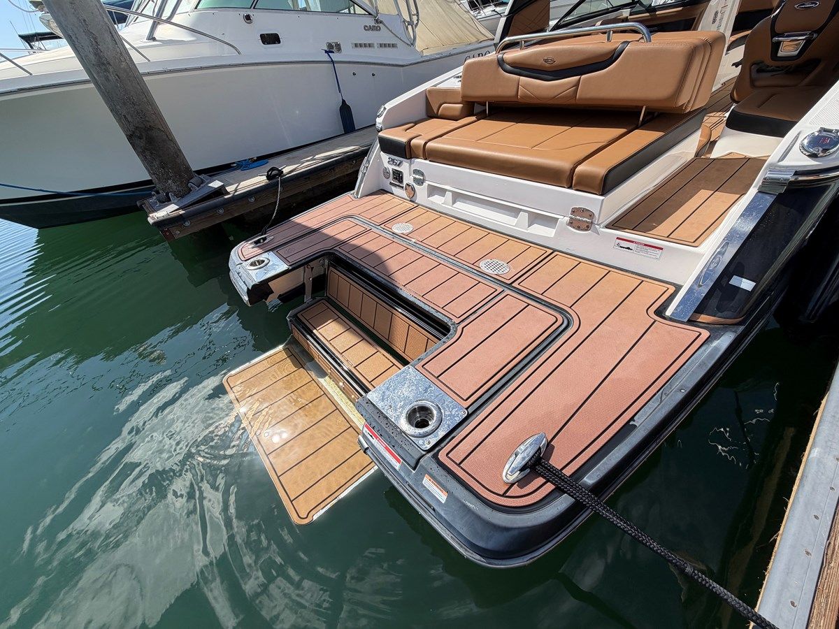 Chaparral 2023 yacht sale