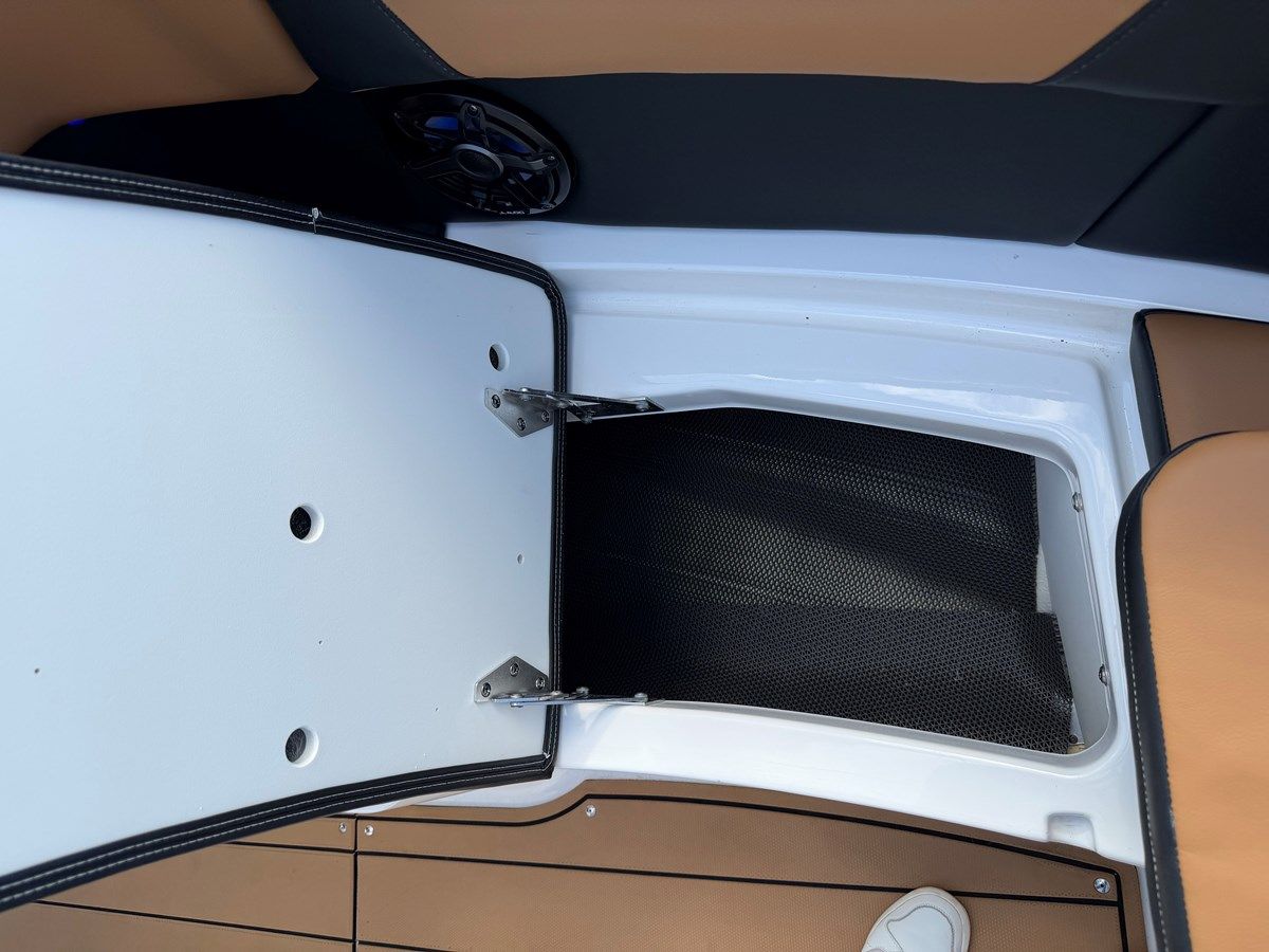 Chaparral 267 SSX BOWRIDER price