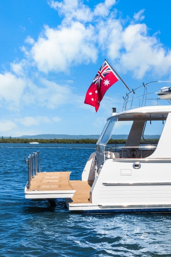 the best price on Encore - GRAND BANKS MARINE