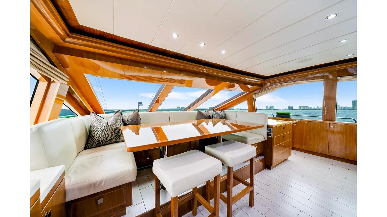 Buy a MESMERIZE 125 at Shestakov Yacht Sales