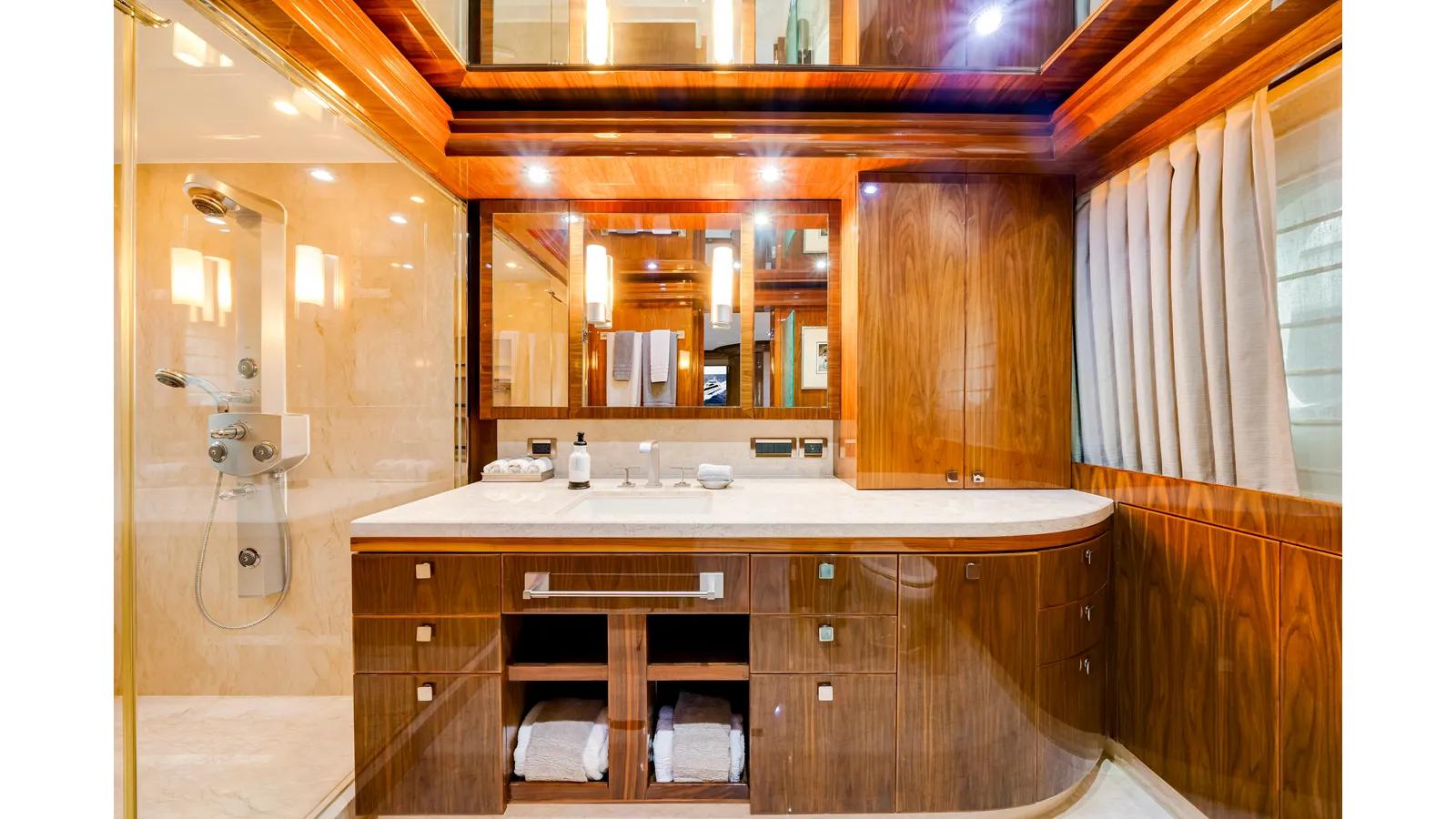 Buy a yacht MESMERIZE 125