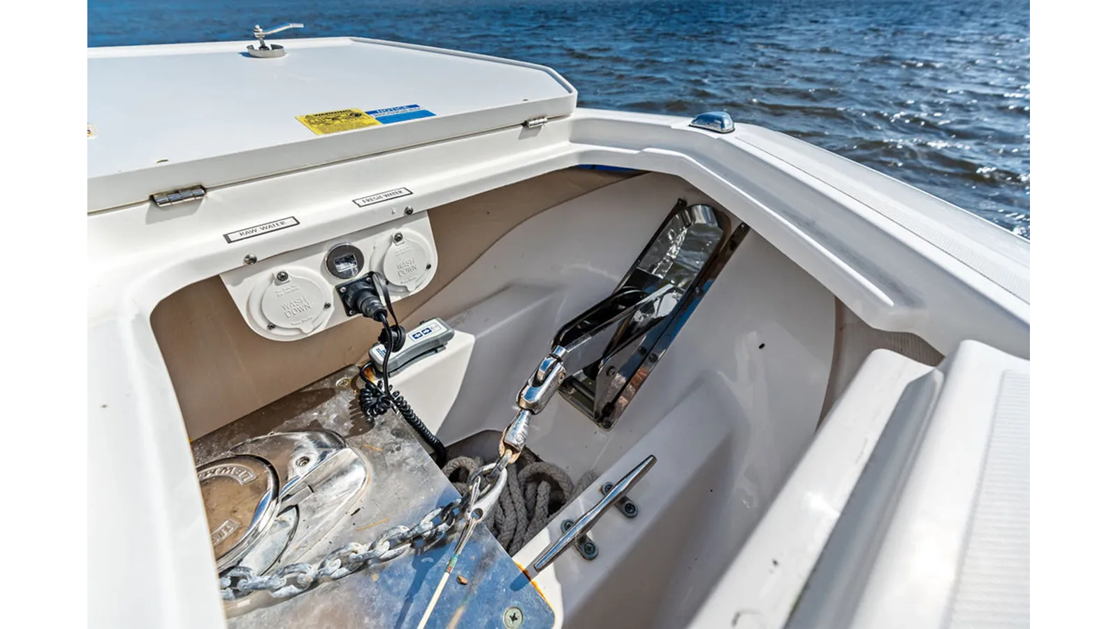 the best price on PURSUIT S 378 SPORT 2021