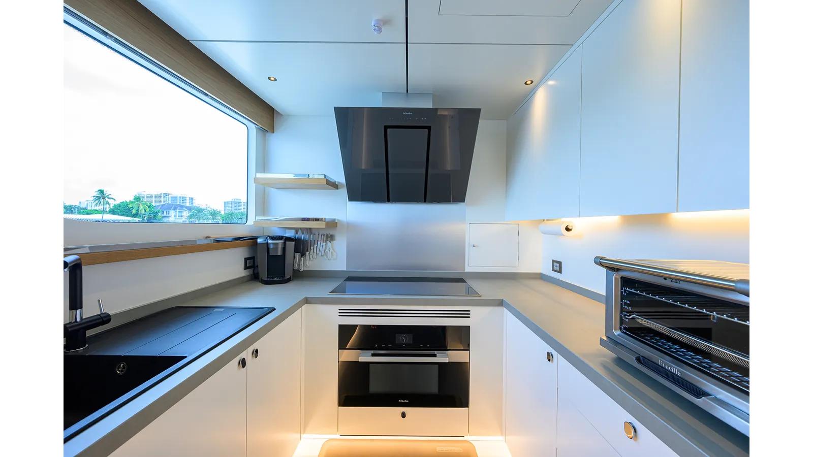 Buy a yacht C3 - Numarine