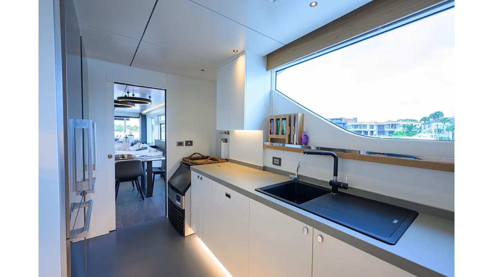 the best price on C3 - Numarine