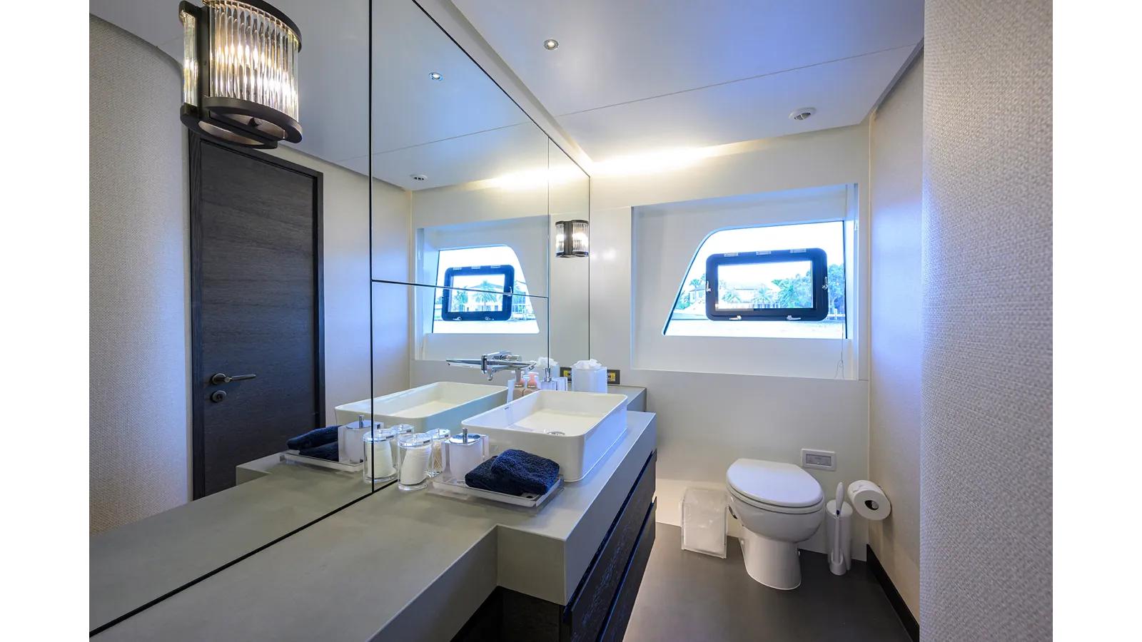 the best price on C3 - Numarine