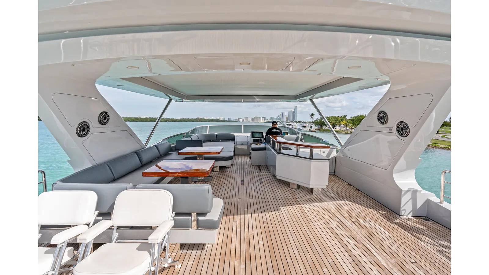 Buy a Knot Woke Flybridge at Shestakov Yacht Sales