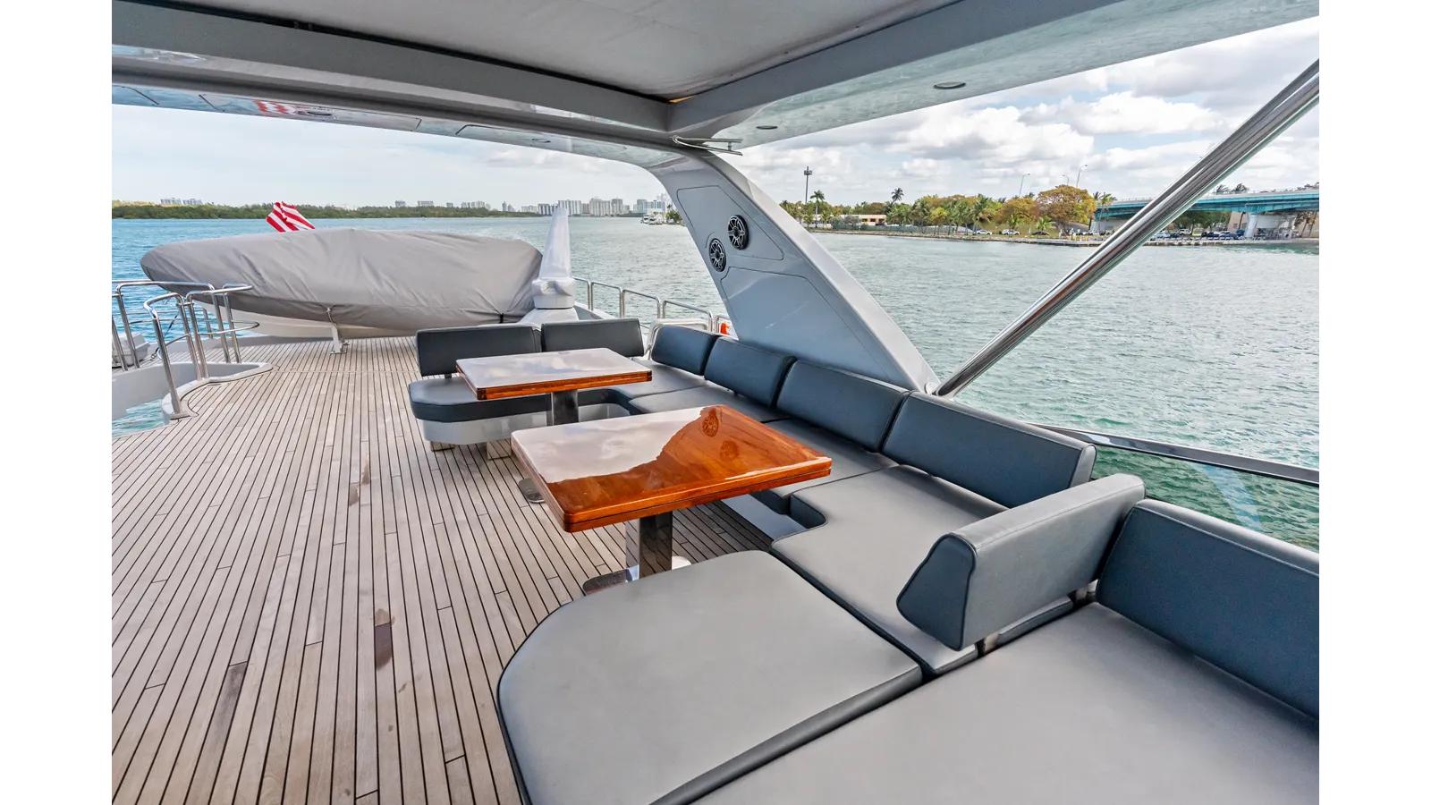 the best price on Knot Woke Flybridge
