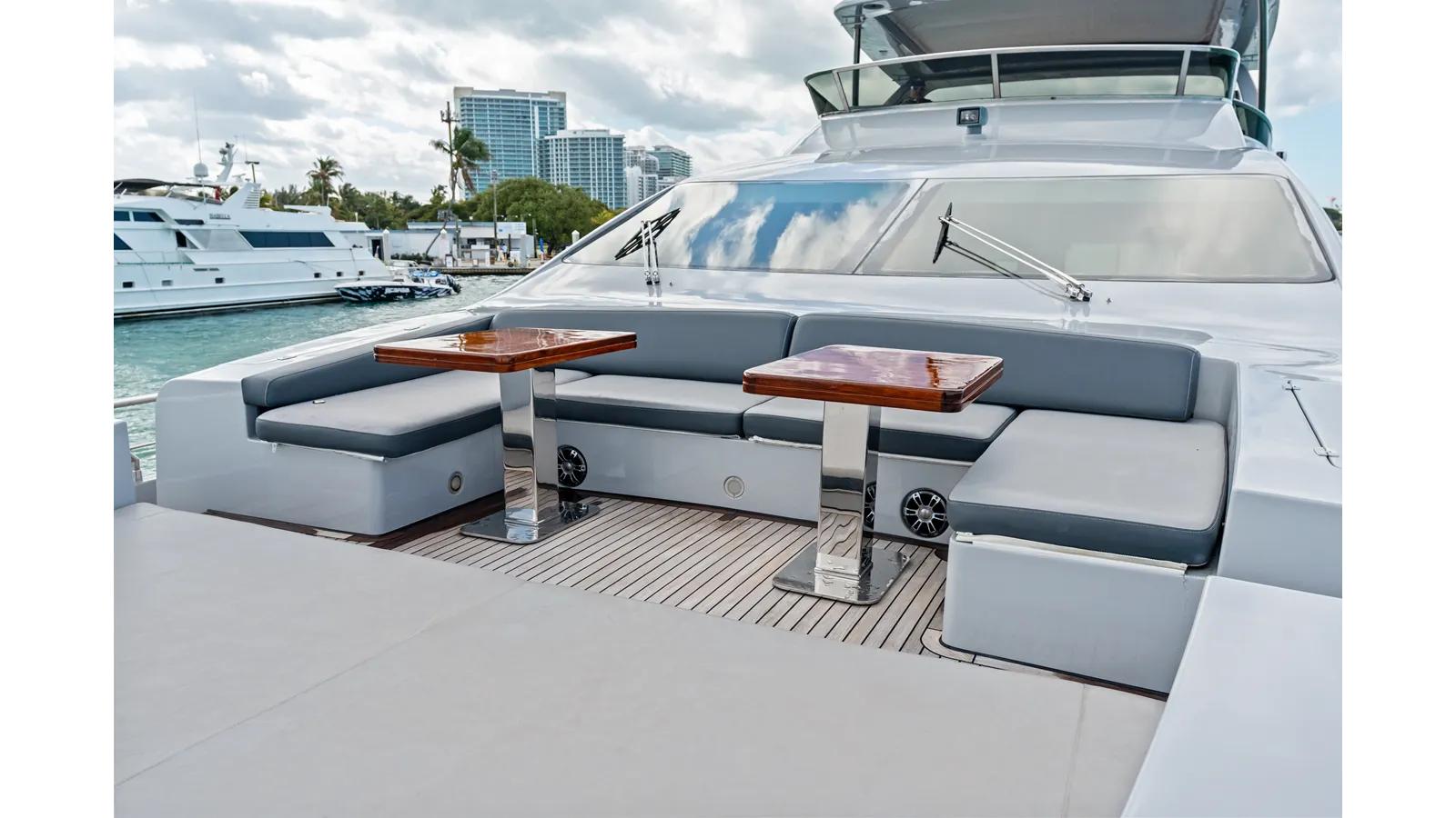 Knot Woke 2009 yacht sale