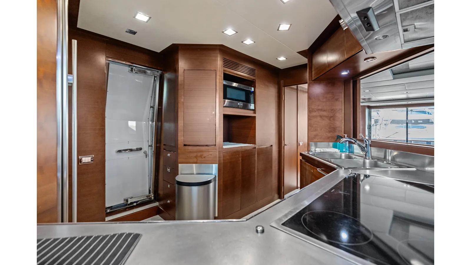 Buy a yacht Knot Woke 2009