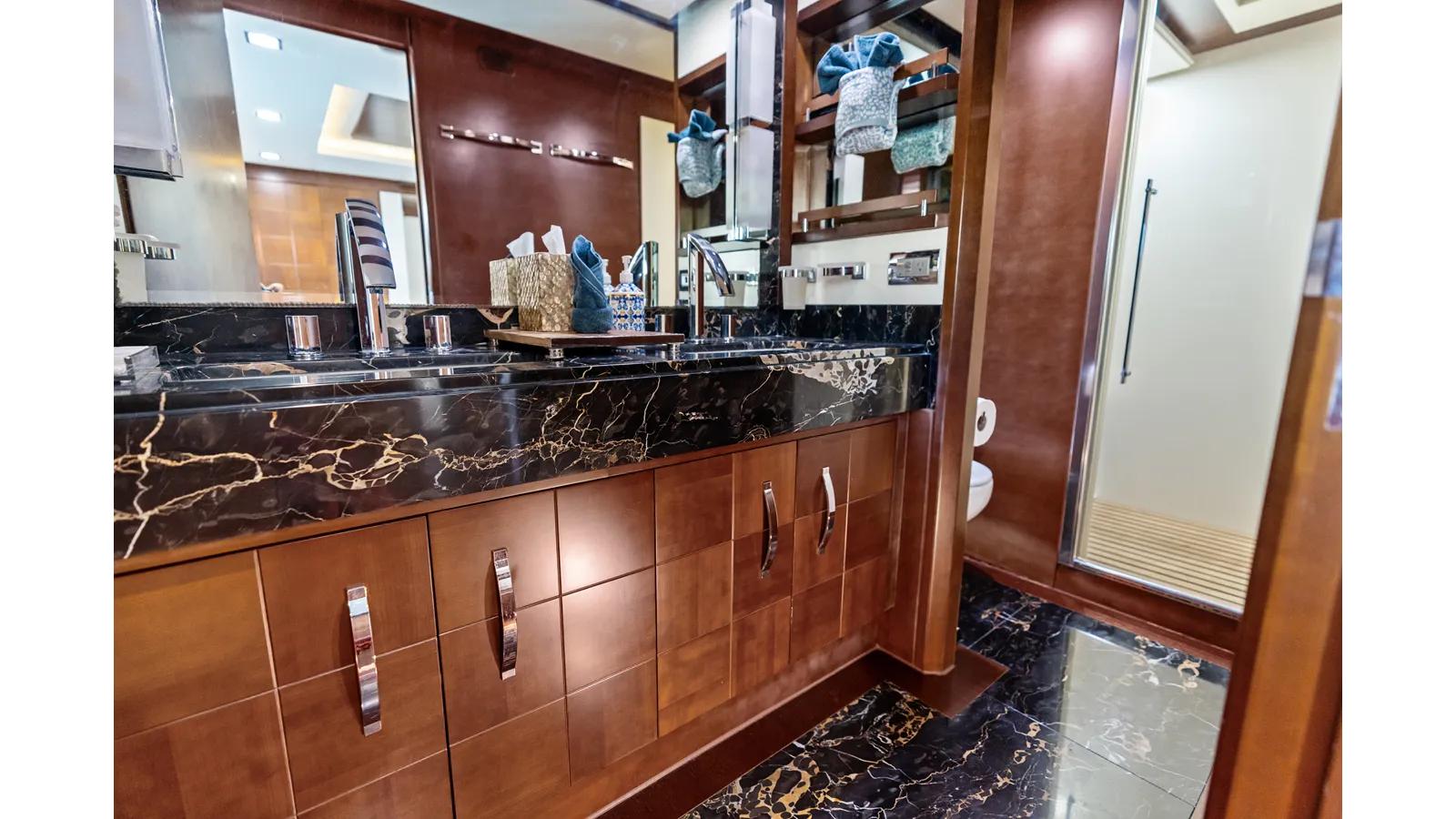 Buy a yacht Knot Woke - Azimut Yachts