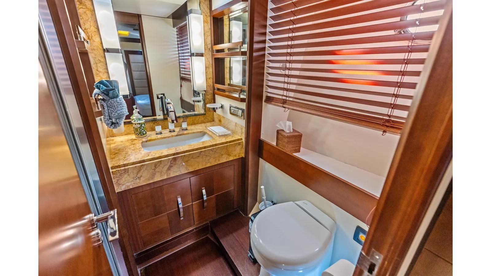 the best price on Knot Woke - Azimut Yachts