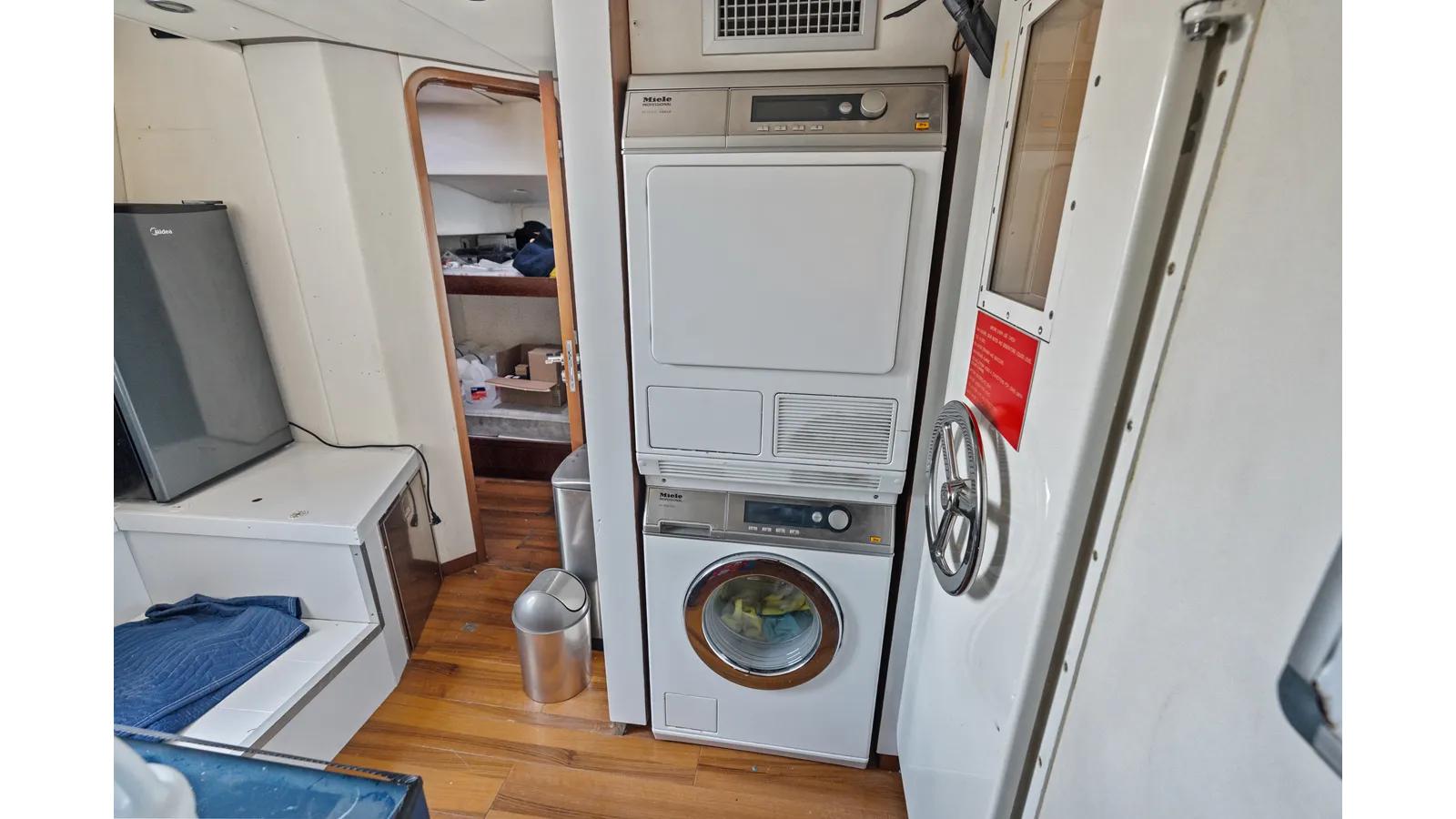 Buy a Knot Woke - Azimut Yachts at Shestakov Yacht Sales