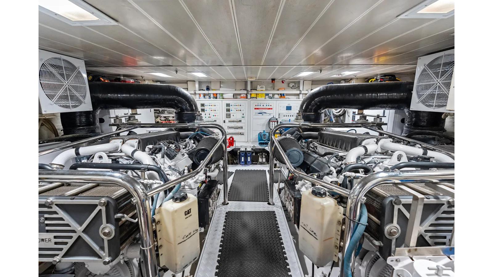 Buy a yacht Knot Woke 85