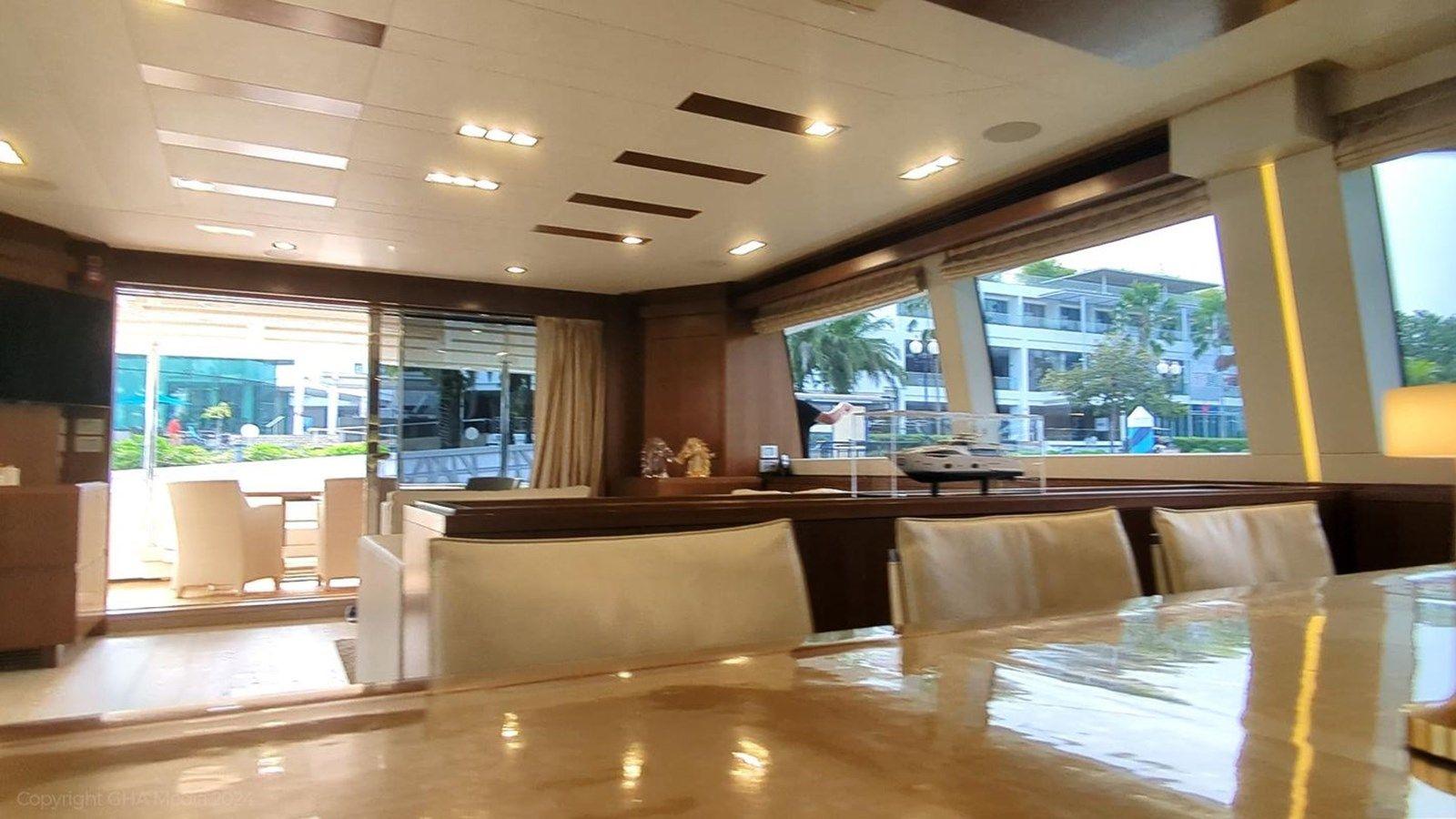 Купить яхту OXYGEN - FERRETTI CUSTOM LINE в Shestakov Yacht Sales