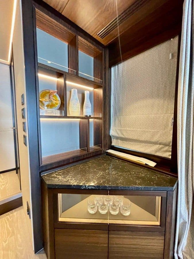 Buy a yacht SU - Sunseeker