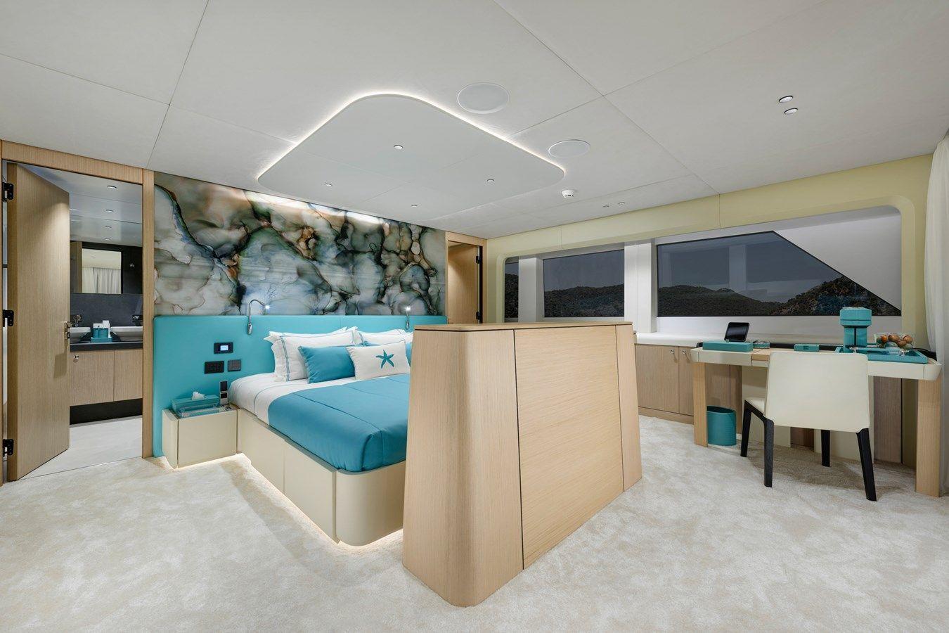 the best price on LADY LUNA