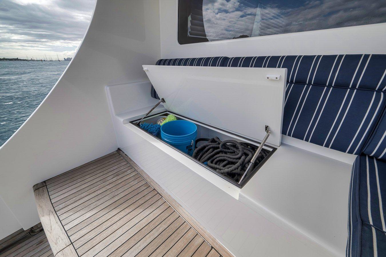 Buy a yacht TWIN TALES Convertible