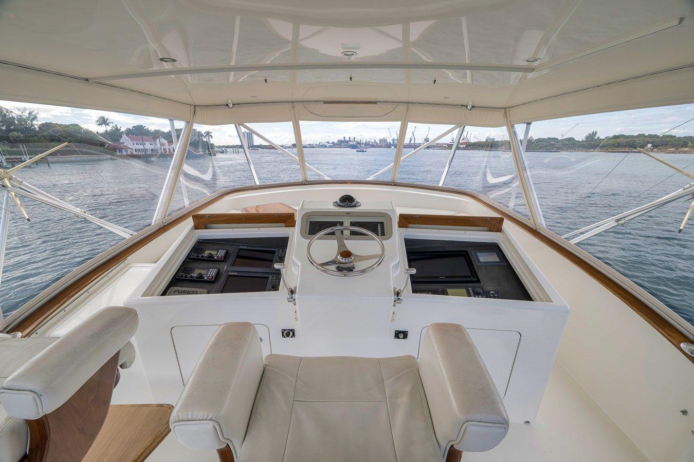 Buy a yacht TWIN TALES - HINES FARLEY