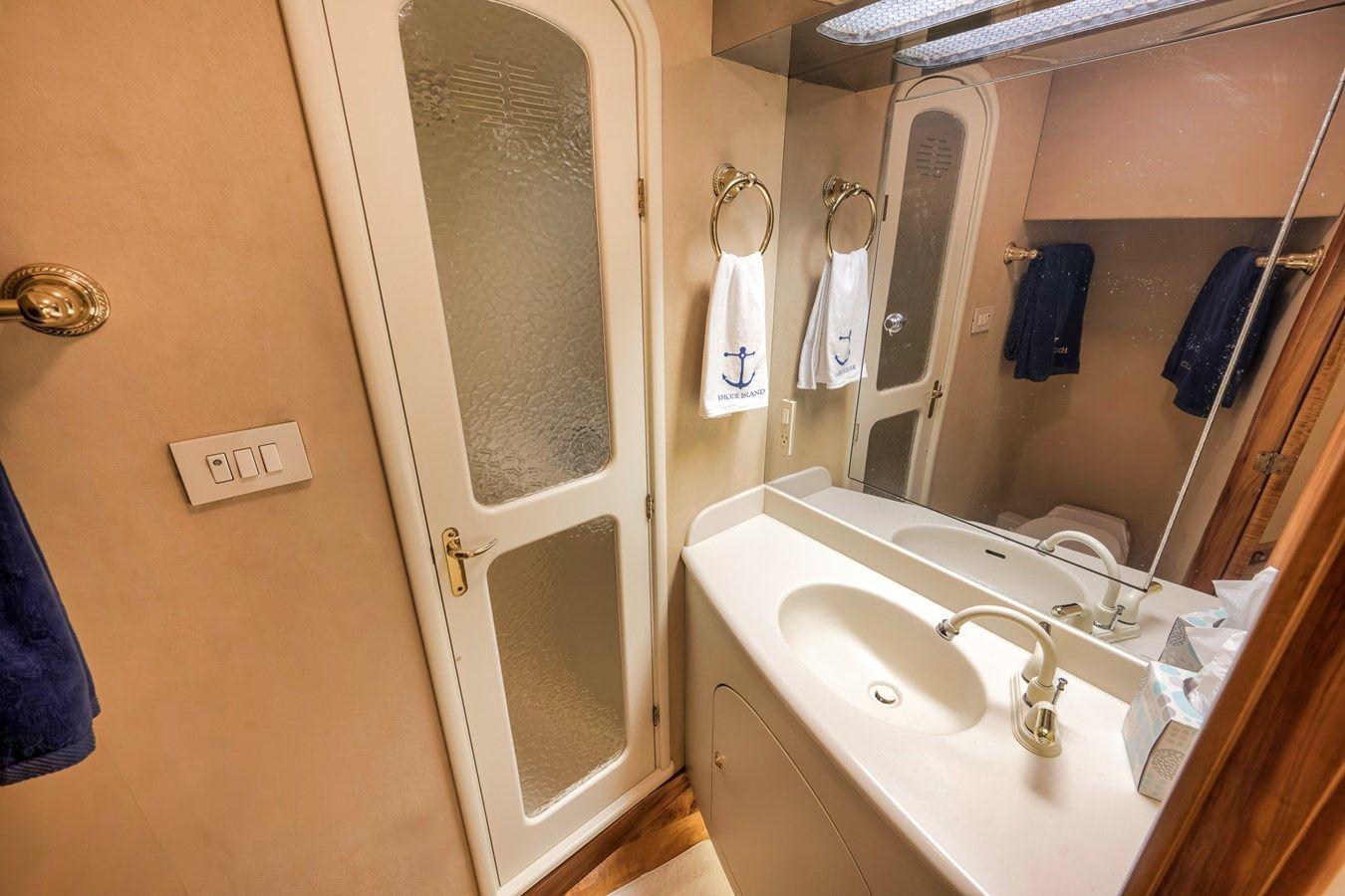 Buy a yacht TWIN TALES - HINES FARLEY