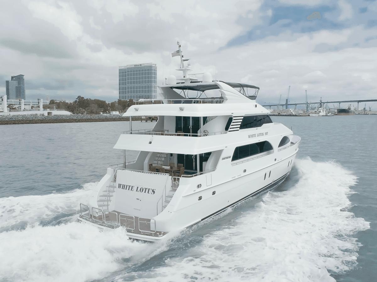 Buy a yacht White Lotus 2011