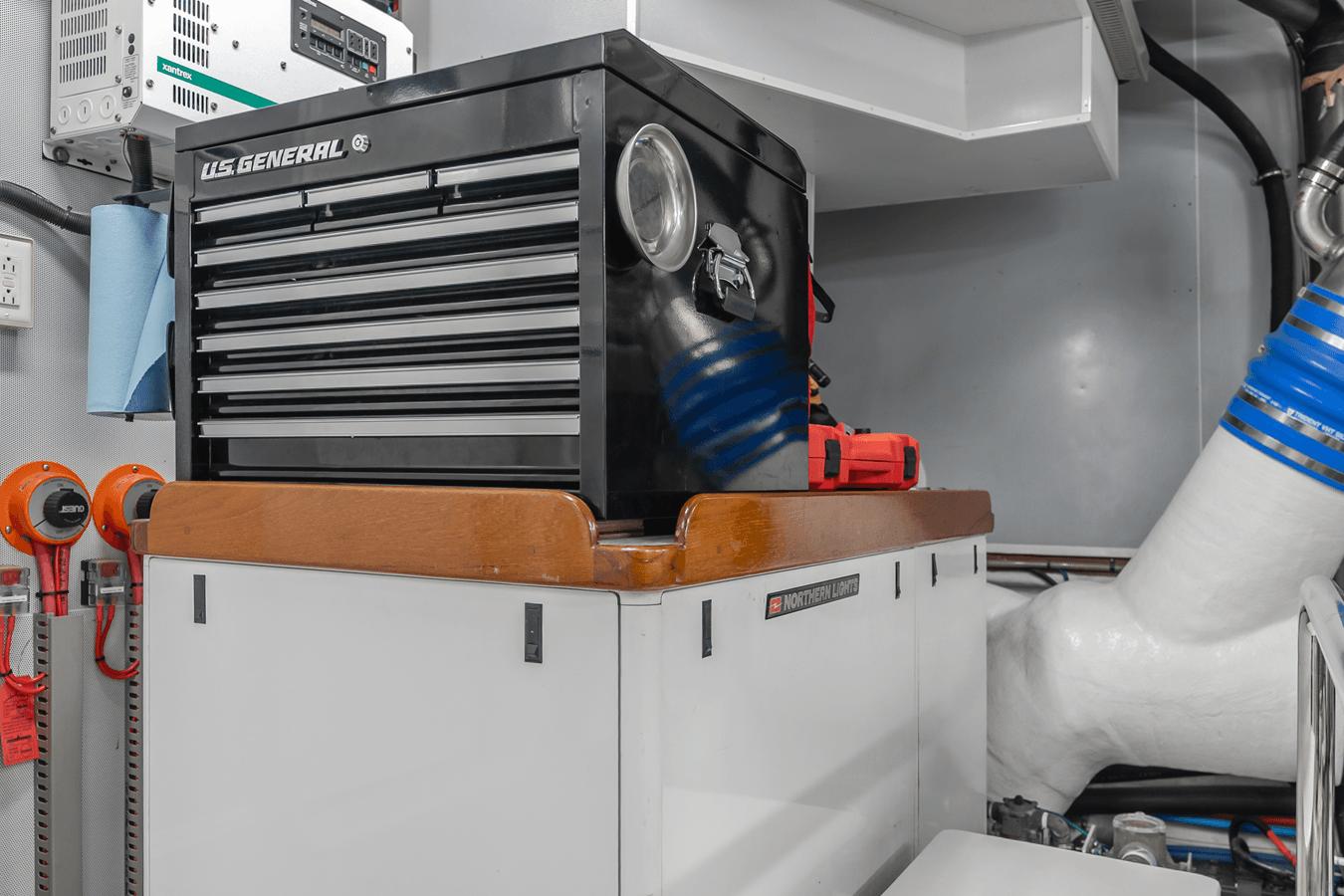 White Lotus - PRESIDENT YACHTS