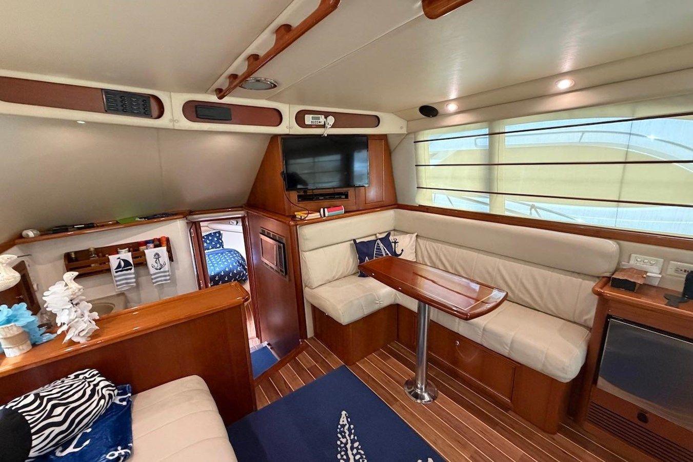 Buy a yacht Work to Play 37 Flybridge
