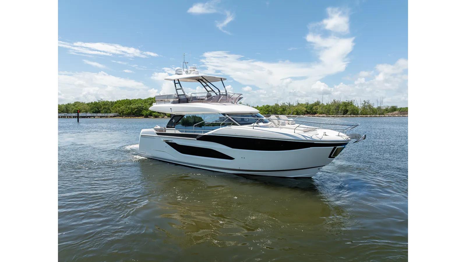 F4.9 - PRESTIGE yacht sale