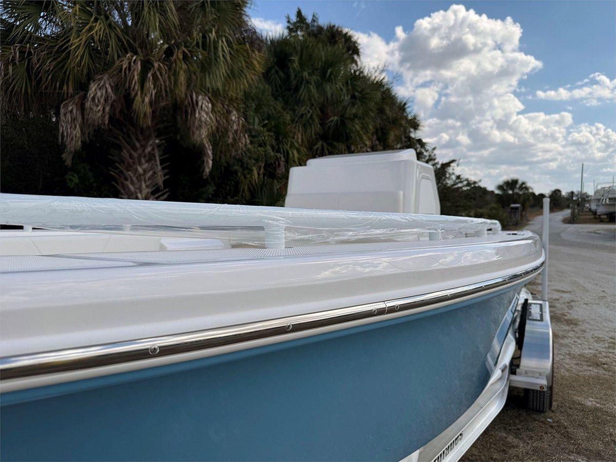 Buy a yacht 24' Everglades 2017 243 CC 2017