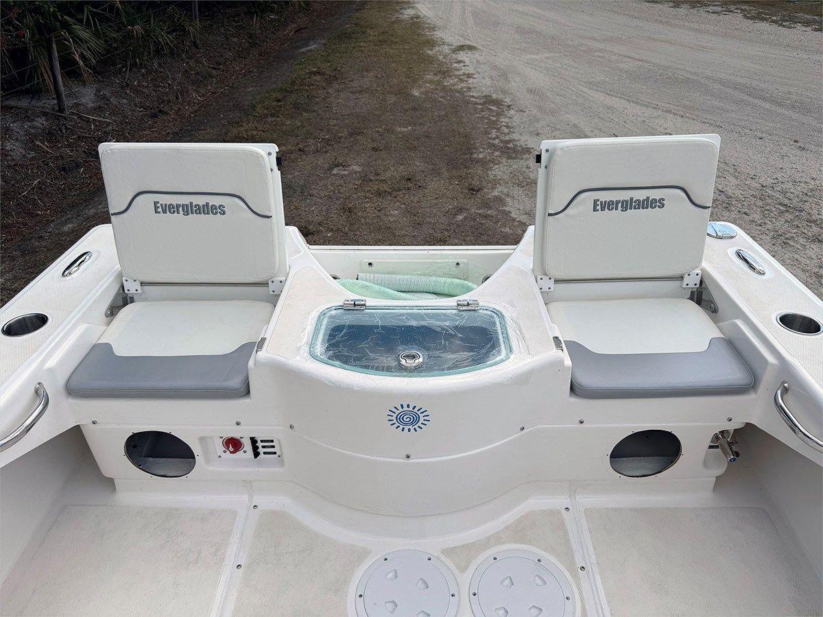 the best price on 24' Everglades 2017 243 CC - Everglades