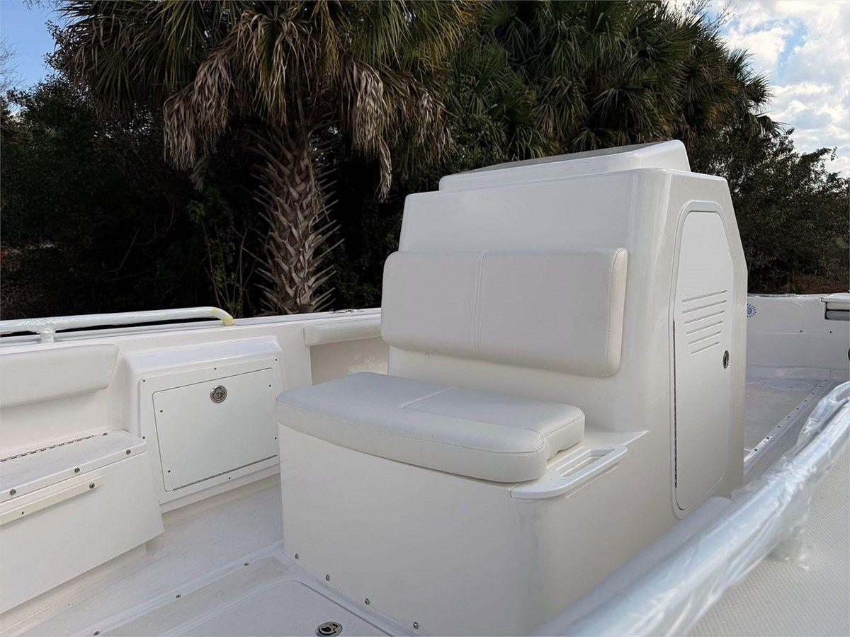 the best price on 24' Everglades 2017 243 CC 24