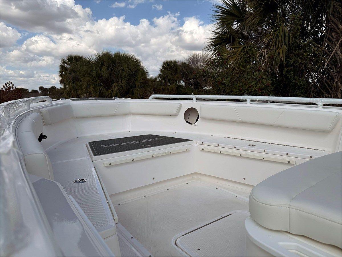 24' Everglades 2017 243 CC yacht sale