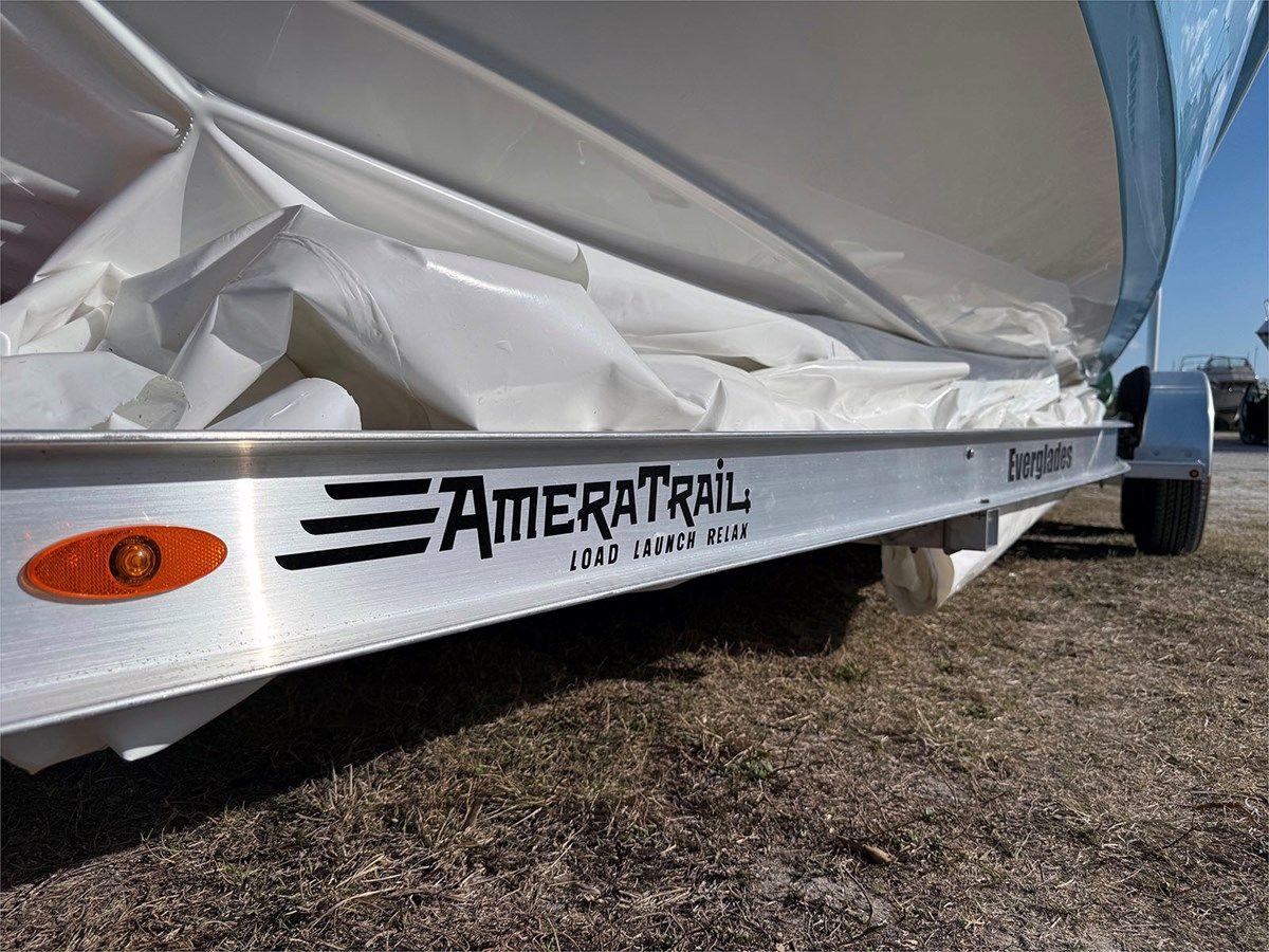 Buy a yacht 24' Everglades 2017 243 CC