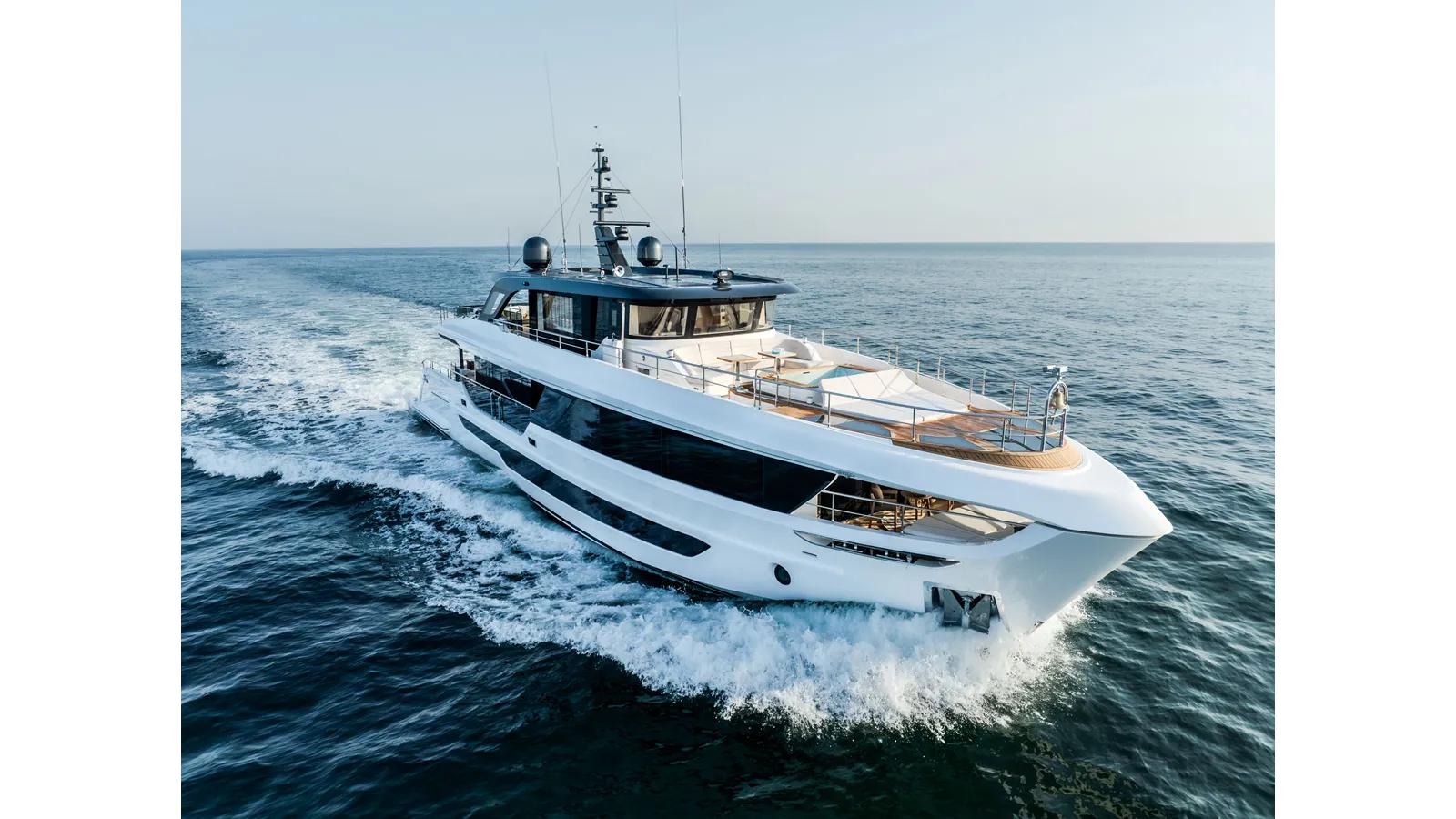 100 TERRACE - Majesty Yachts yacht sale