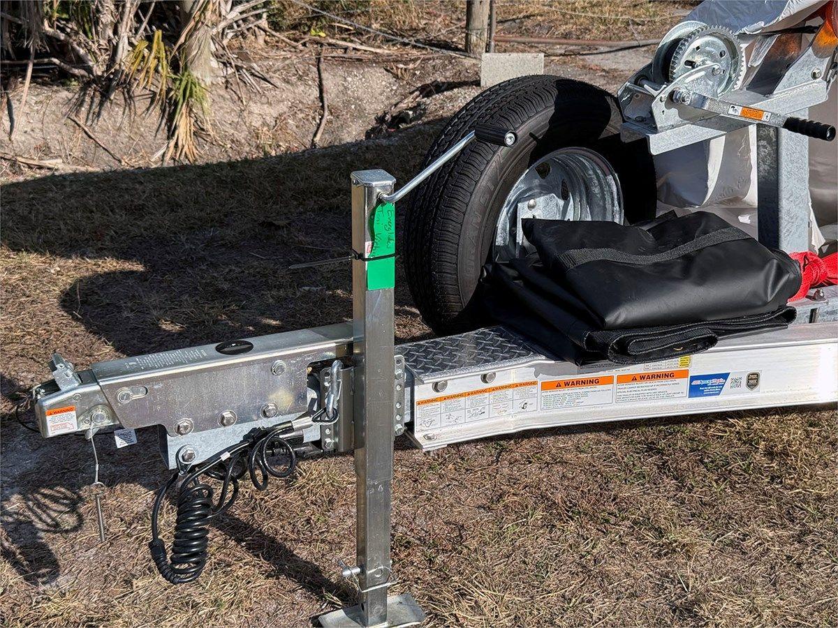 Buy a yacht 24' Everglades 2017 243 CC - Everglades