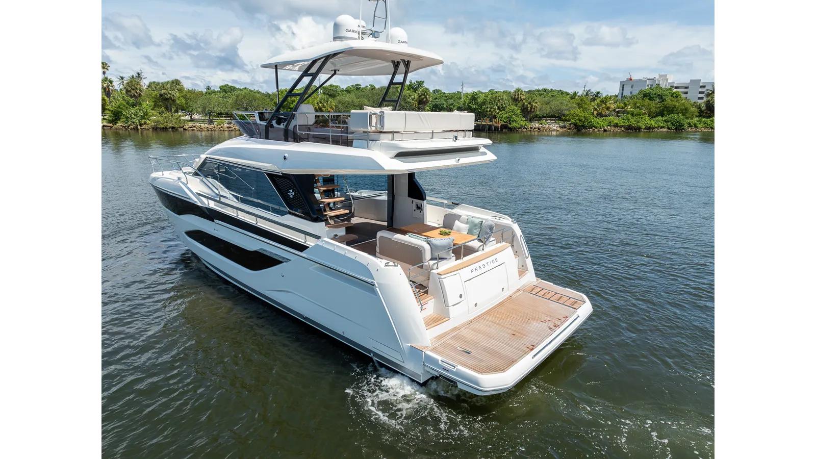 Buy a yacht F4.9 F4.9