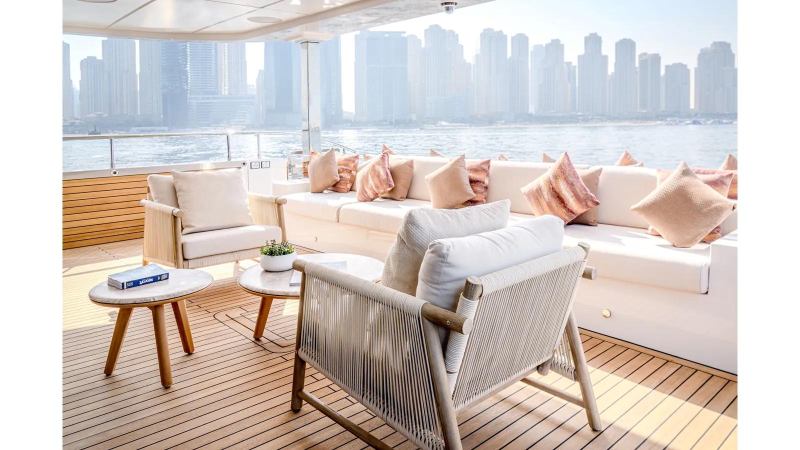 Buy a yacht 100 TERRACE - Majesty Yachts