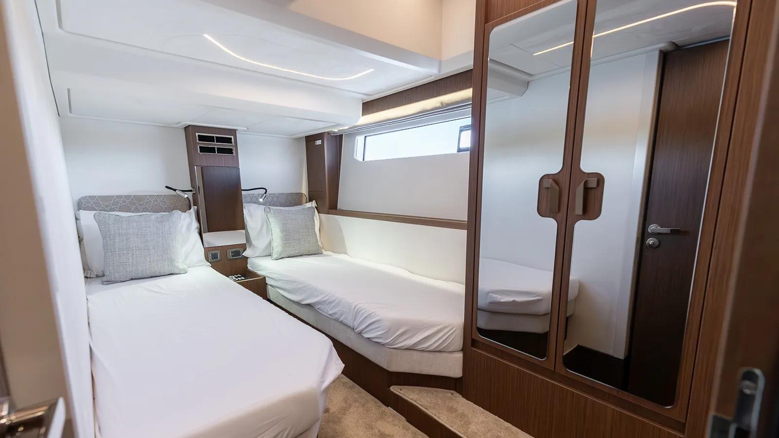 F4.9 - PRESTIGE yacht sale