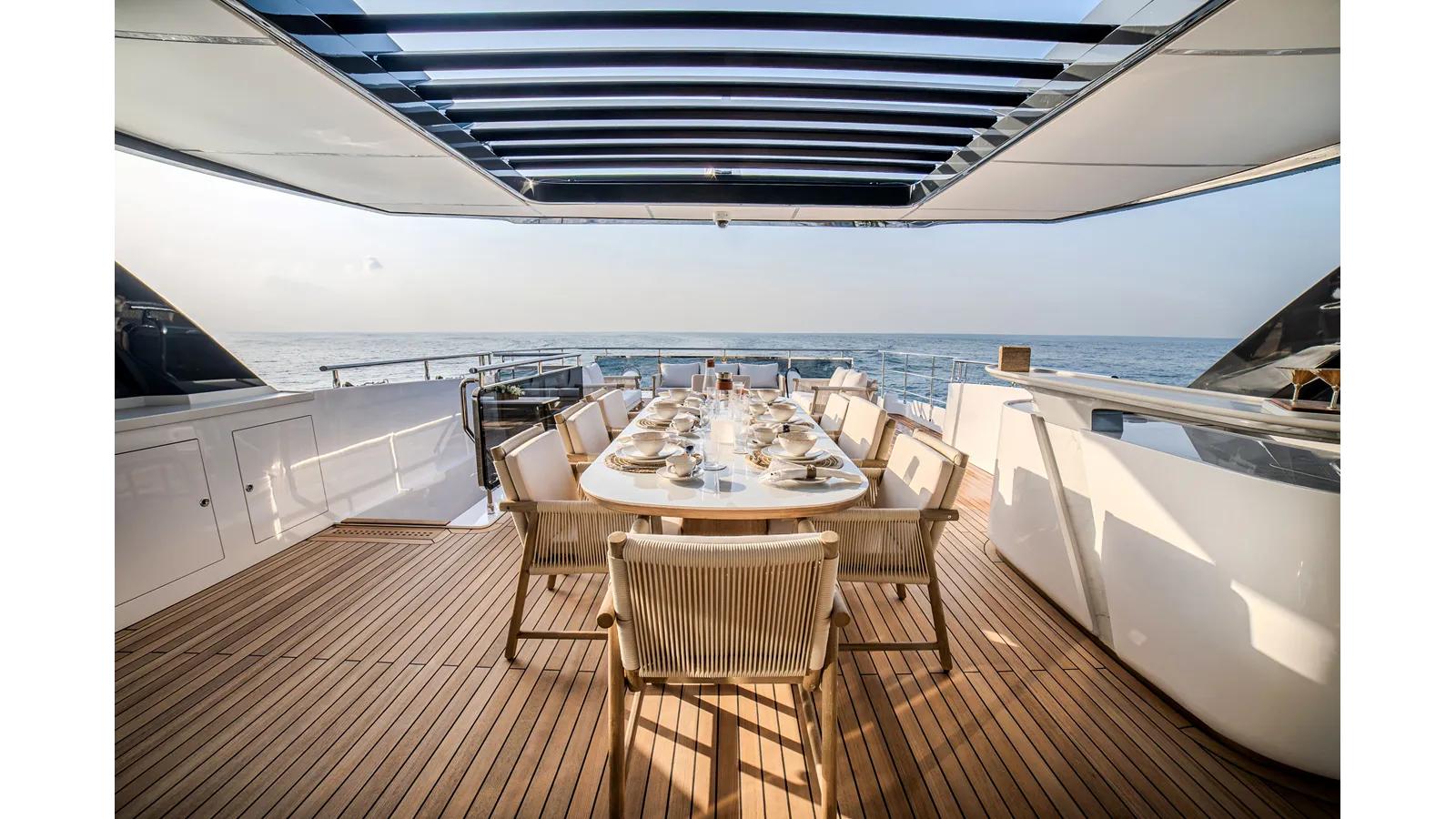 Buy a yacht 100 TERRACE 100