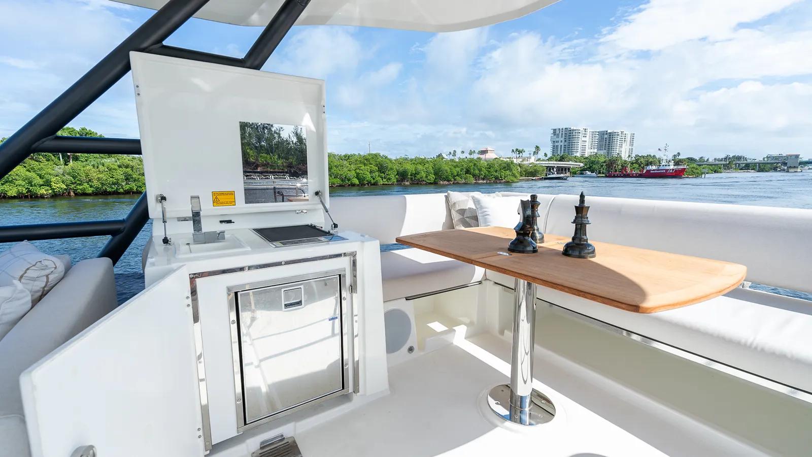 F4.9 - PRESTIGE yacht sale