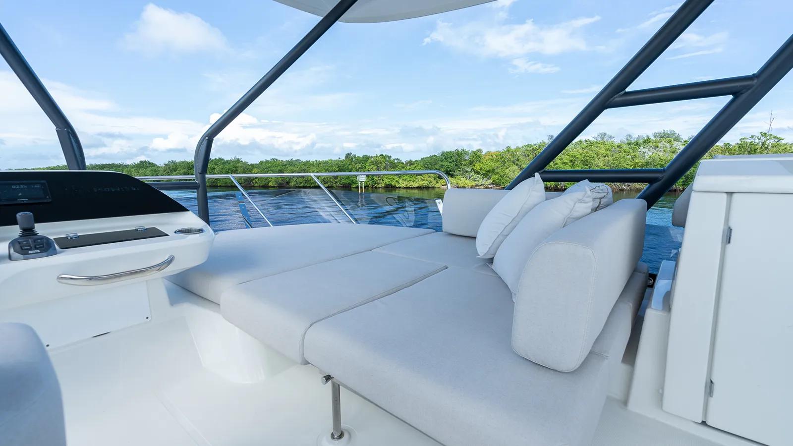 Buy a F4.9 F4.9 at Shestakov Yacht Sales