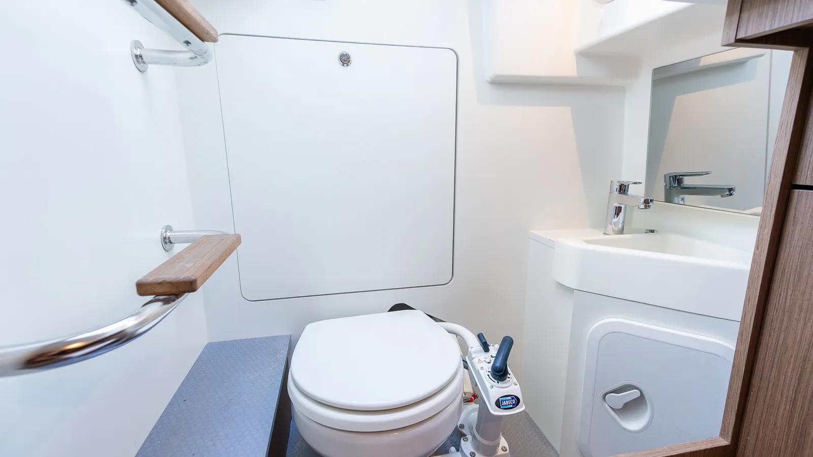 best yacht sales deals F4.9 2025