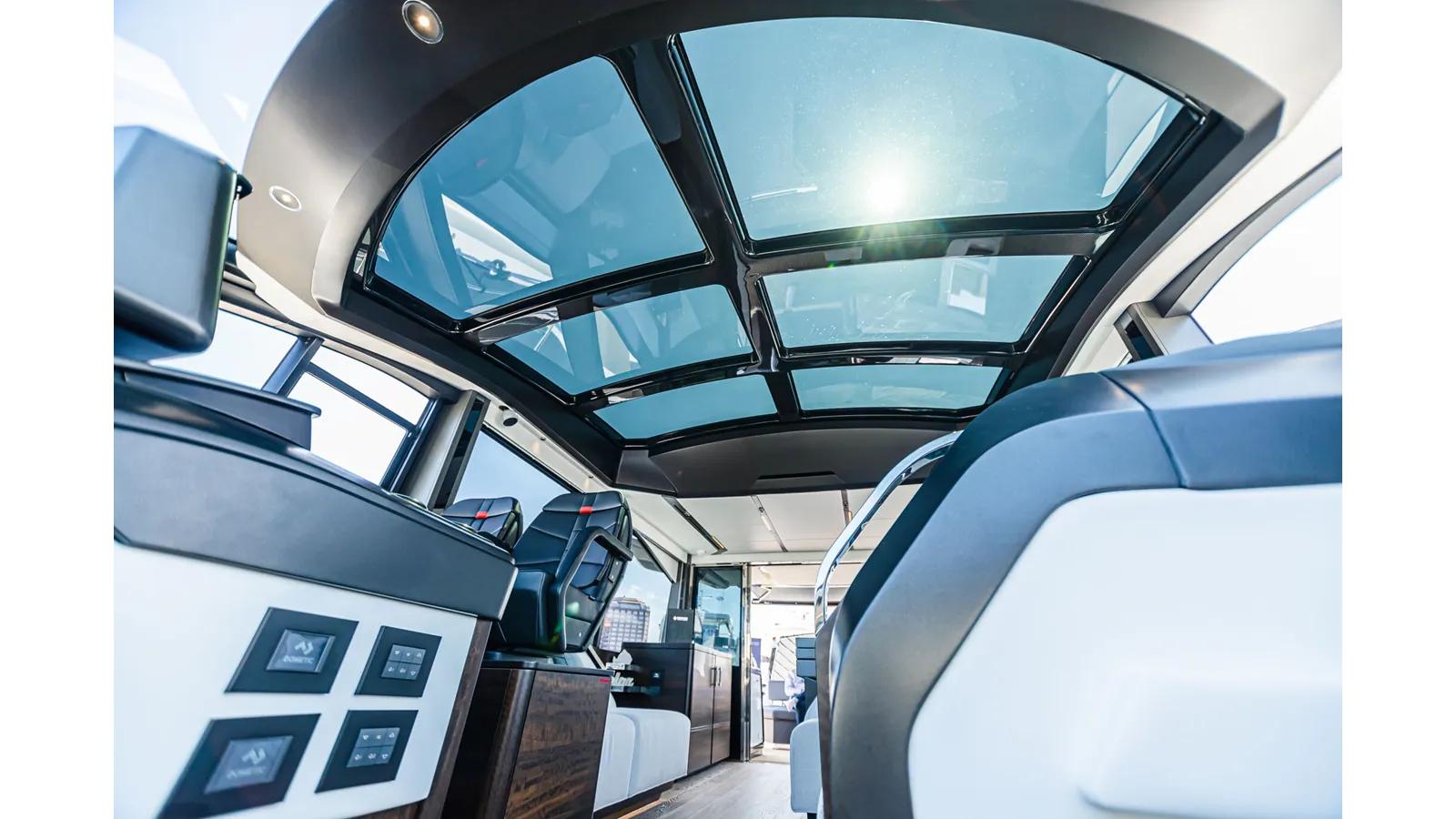 Buy a yacht PREDATOR 65 - Sunseeker