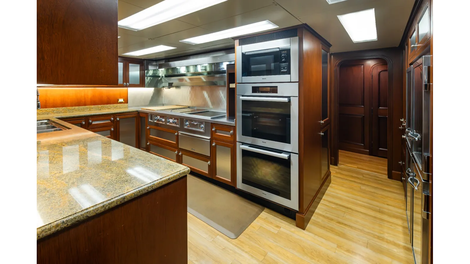 Стоимость яхты Marlinda Flybridge Motoryacht