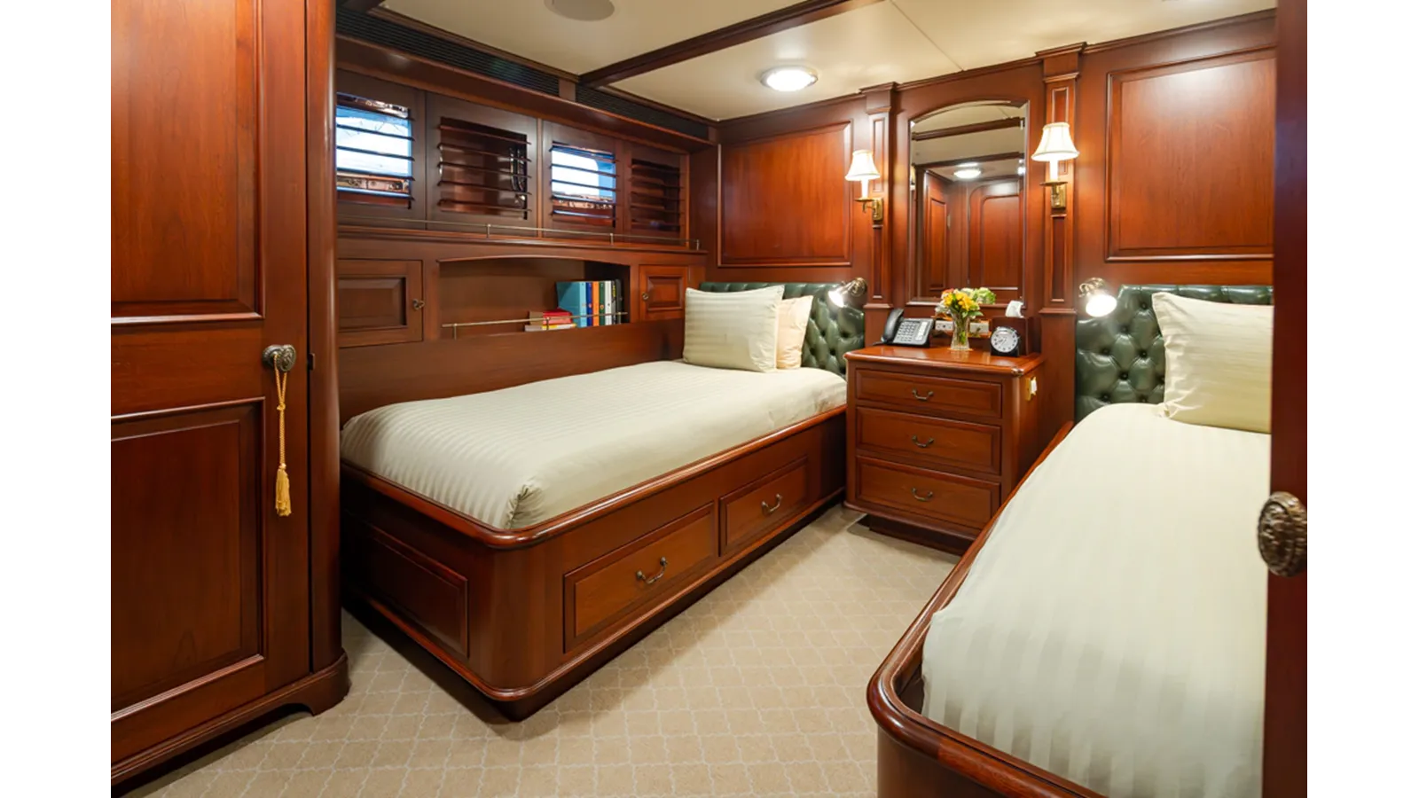 Лучшая цена на Marlinda Flybridge Motoryacht