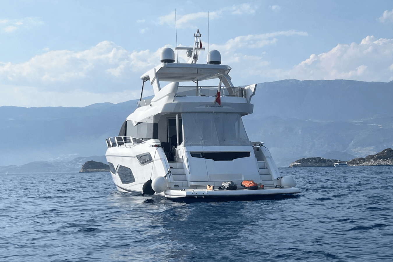 Buy a Sunseeker Manhattan 68 69 at Shestakov Yacht Sales
