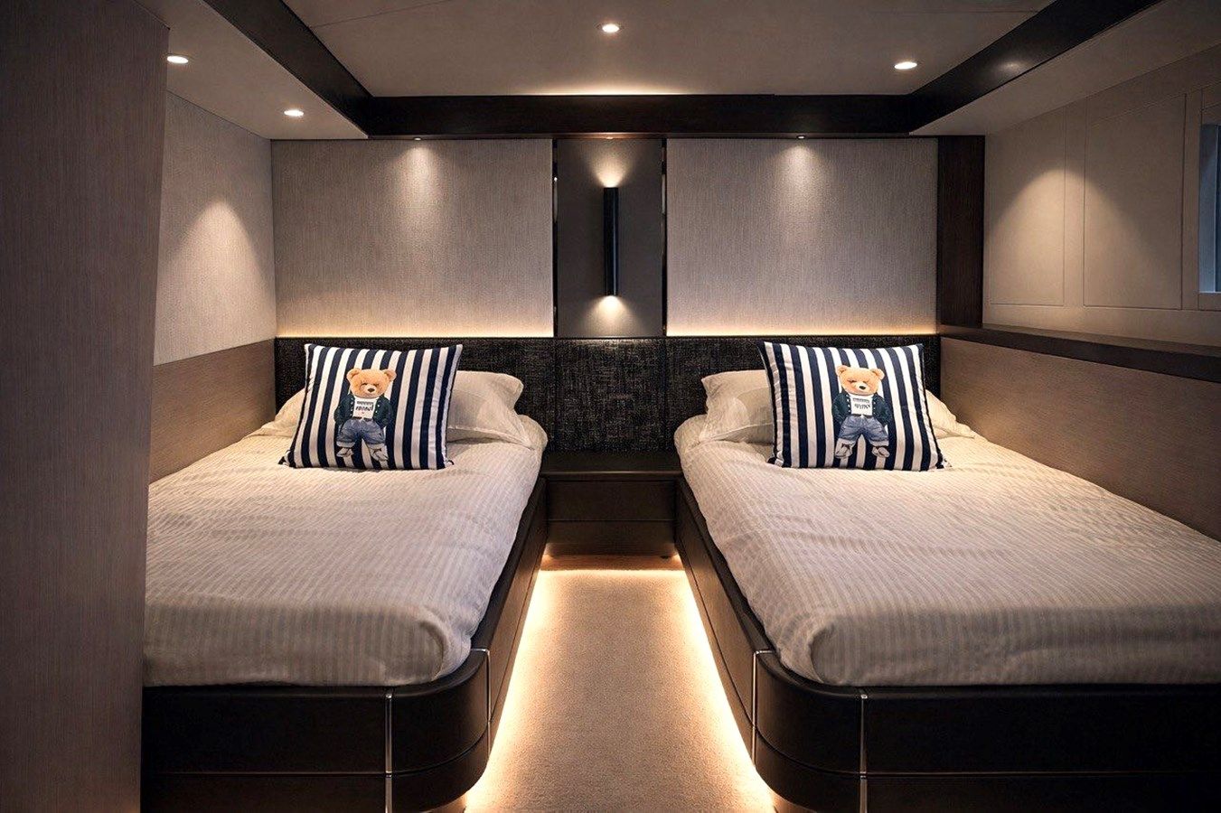 Buy a Sunseeker Manhattan 68 at Shestakov Yacht Sales