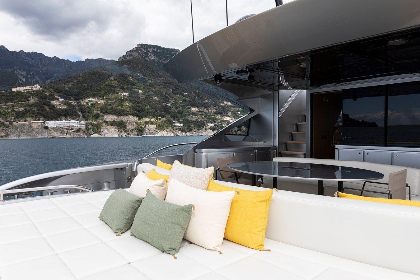 the best price on GRACE 2016