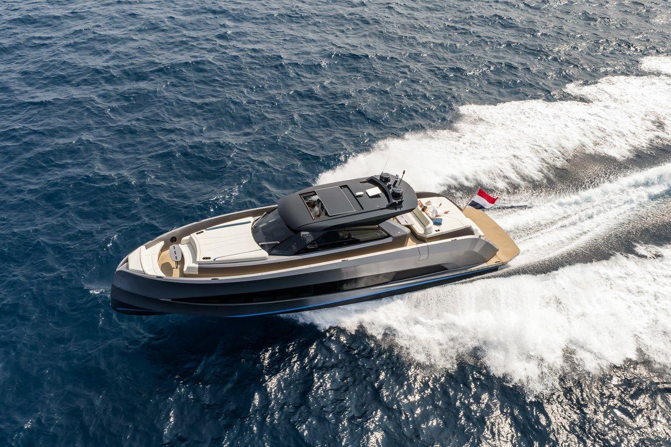 COOLR - STEELER YACHTS