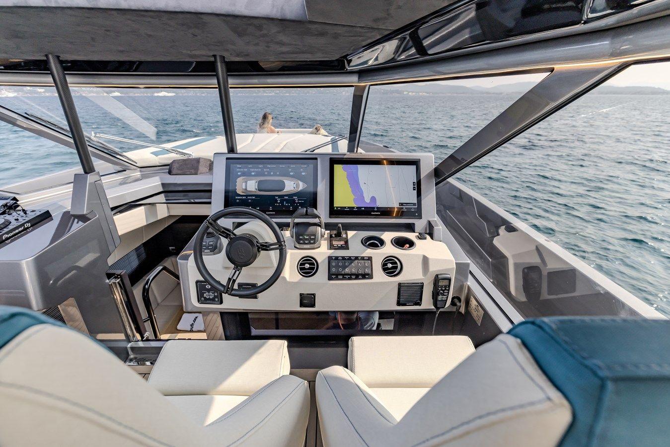 the best price on COOLR - STEELER YACHTS