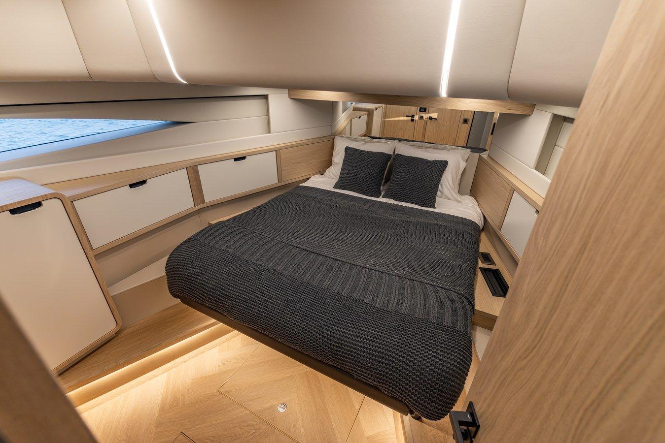 COOLR - STEELER YACHTS price